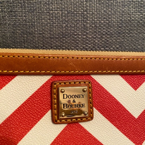 Dooney & Bourke Chevron Wristlet - Picture 3 of 9